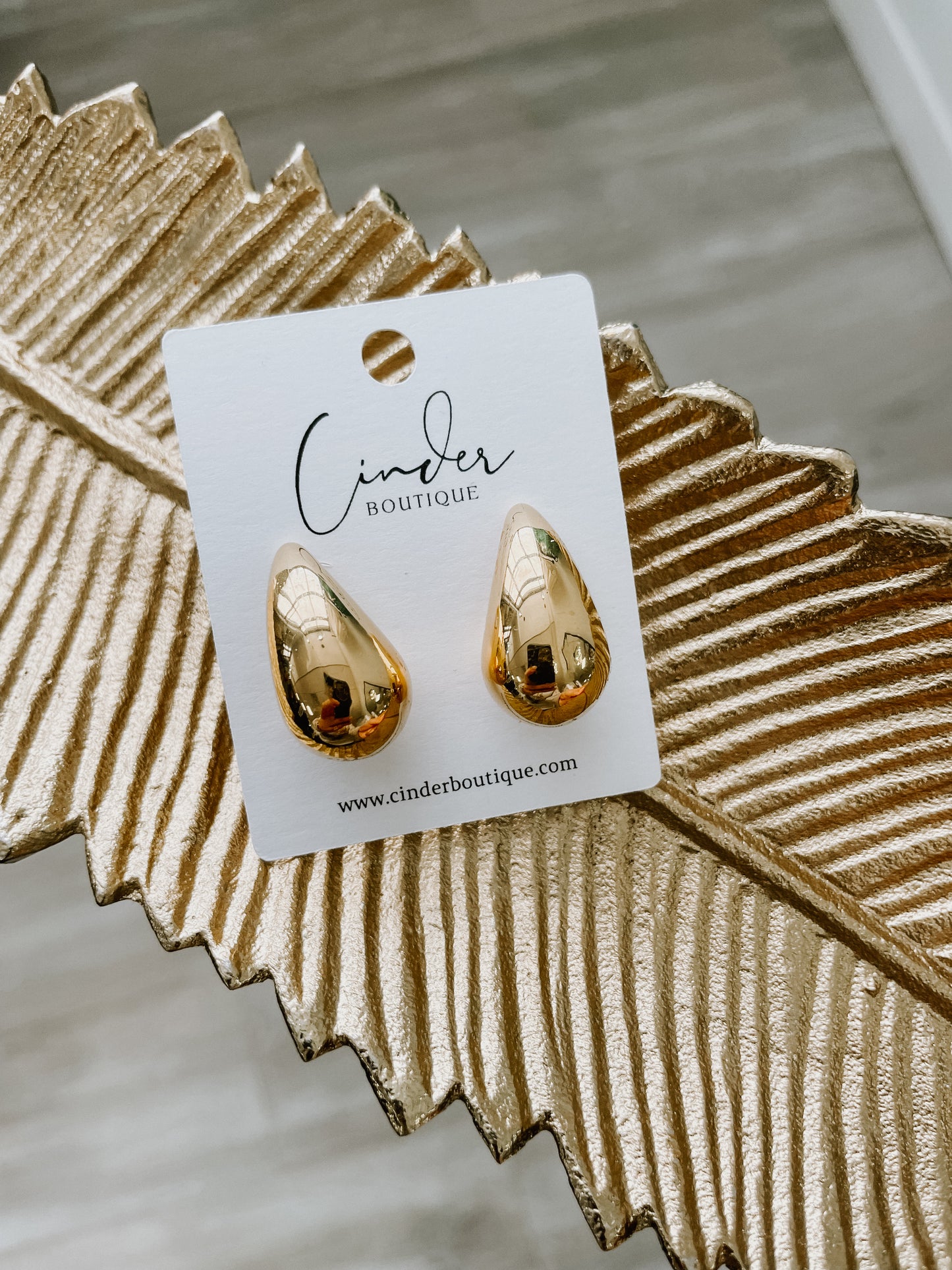 18K Gold Droplet Earring